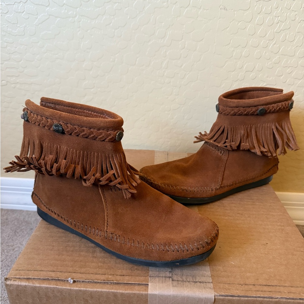 Minnetonka Brown Suede Fringe Ankle Boots - Picture 2 of 6
